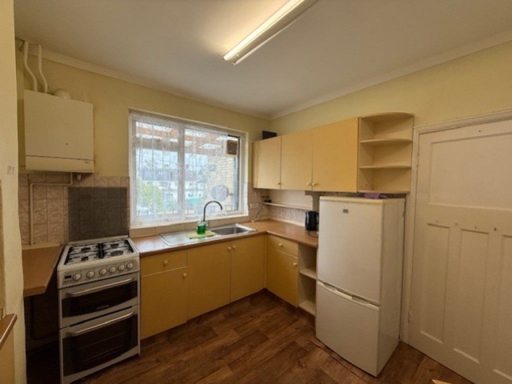 Flat Kingsbury Road in London