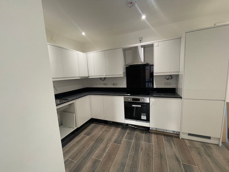 Flat Warham Road in Greater London