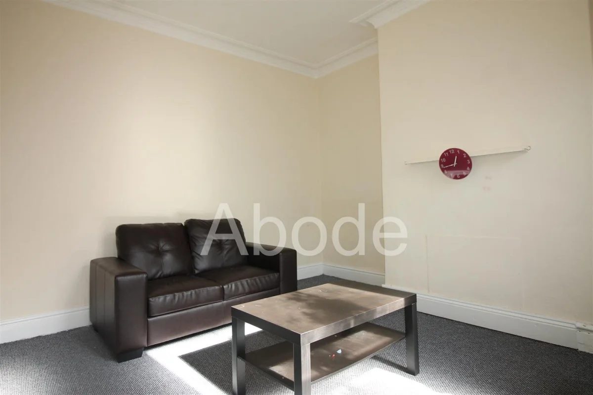Flat Harold Walk in Leeds