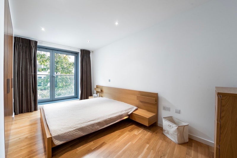 Room Fairmont Avenue in Greater London