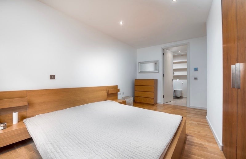 Room Fairmont Avenue in Greater London