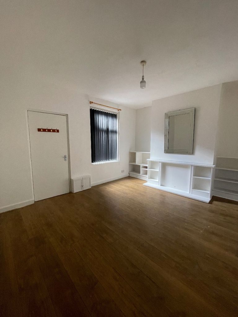 Flat Dorset Terrace in Leeds