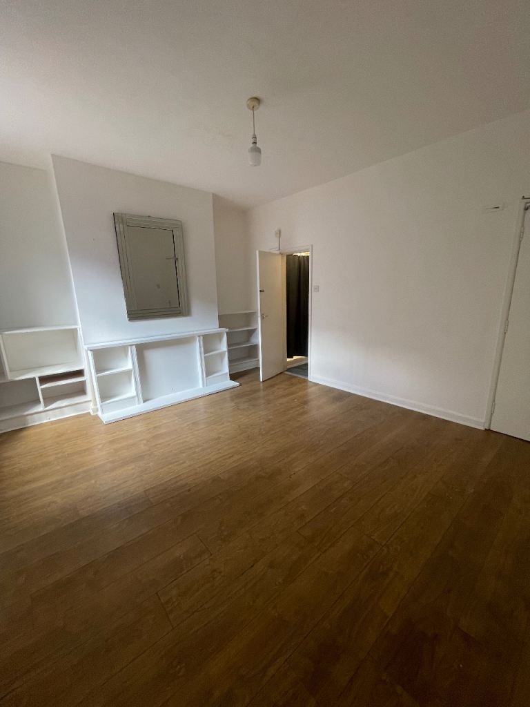 Flat Dorset Terrace in Leeds