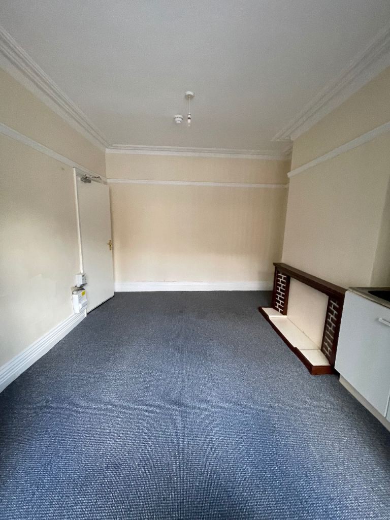 Flat Dorset Terrace in Leeds