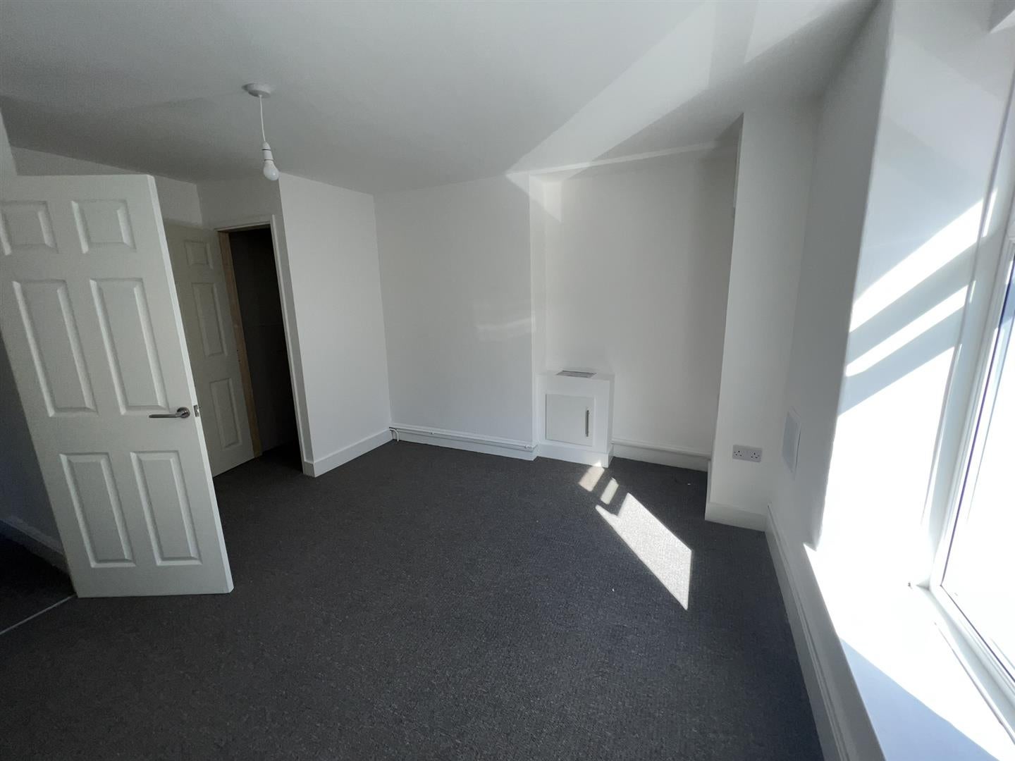 Room Pleasant Street in Pentre