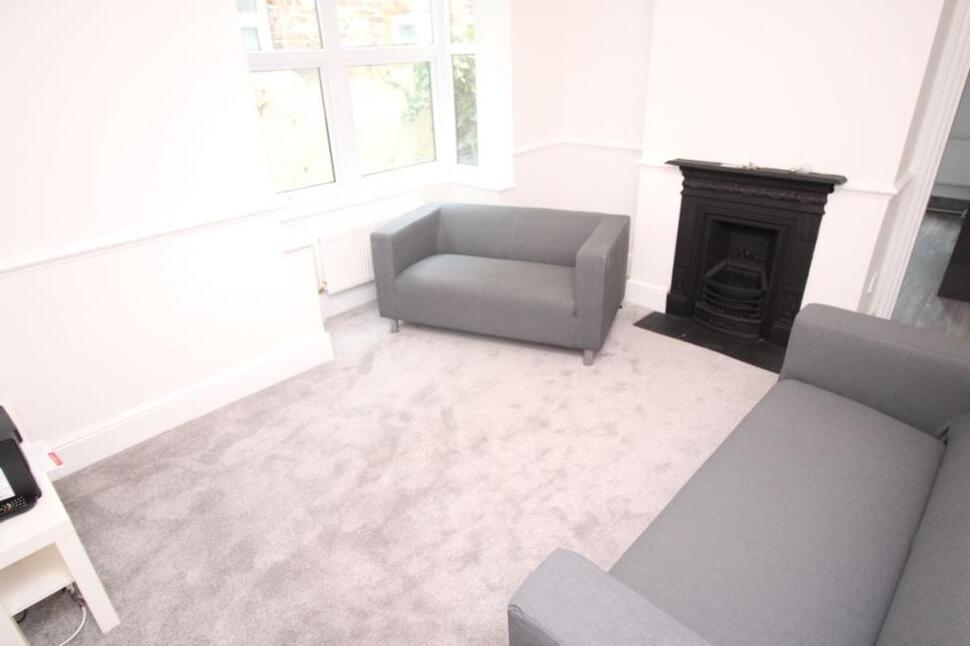 Room Orchard Road in Portsmouth