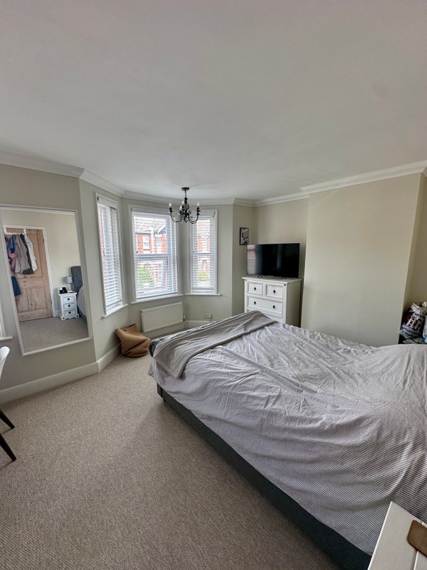 Room Saint Margaret's Road in Poole