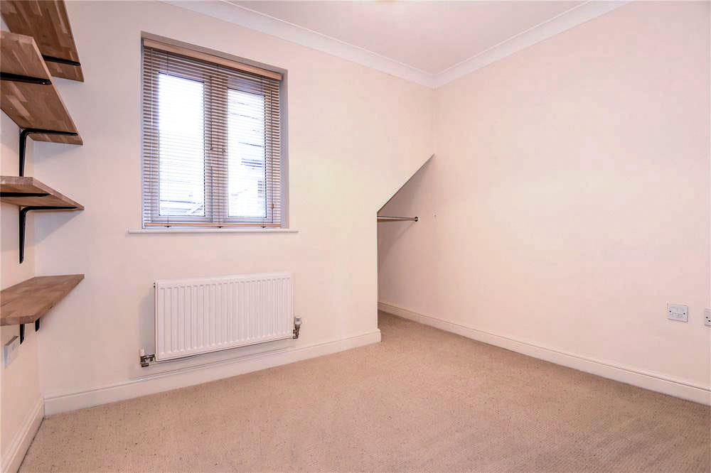 Flat Napier Place in Greater London