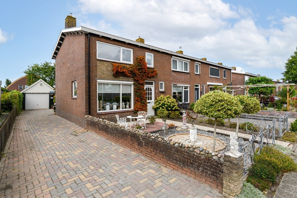 Huis A. Rampionstrjitte 34 in Bakhuizen