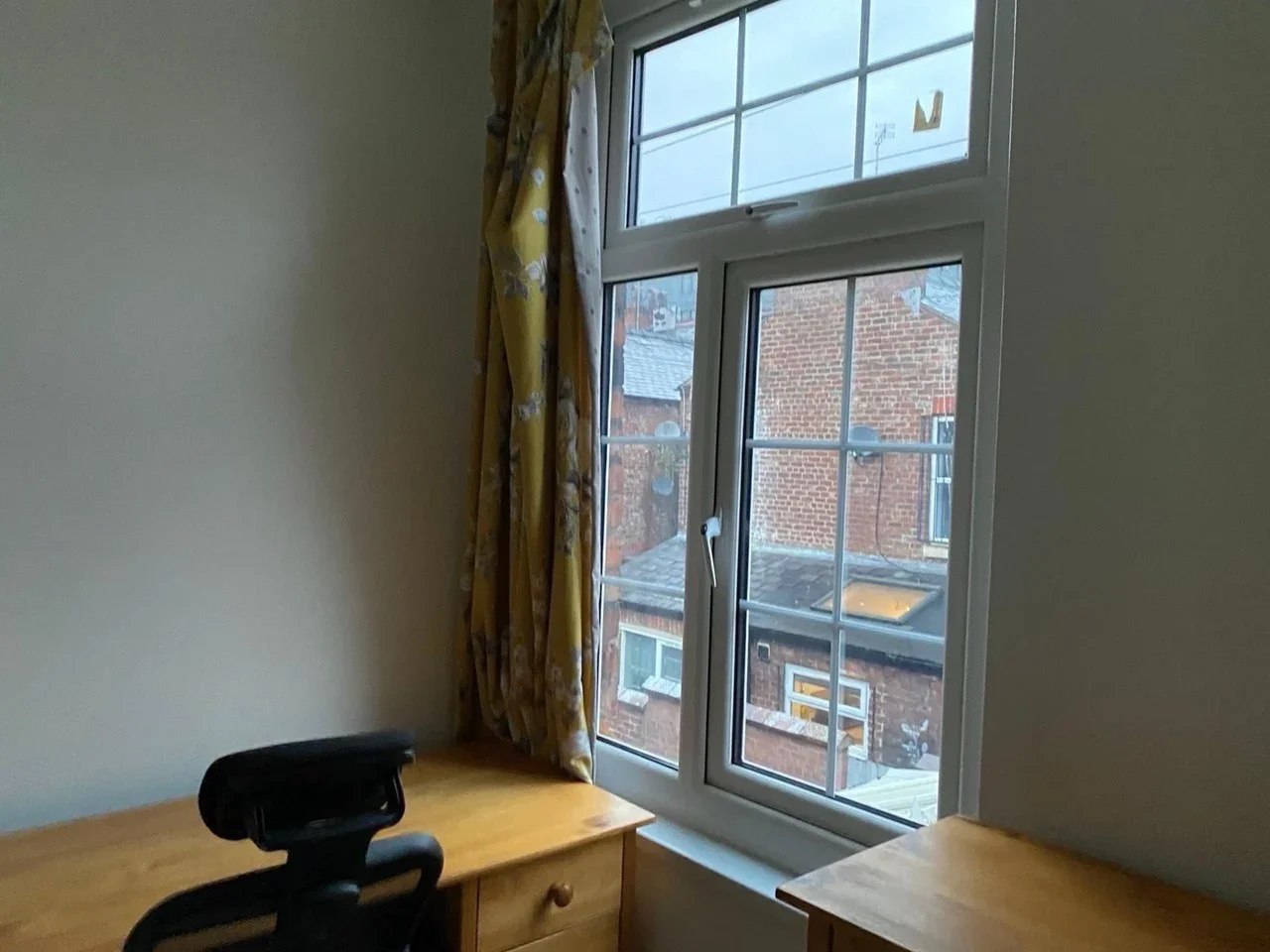 Room Banff Road in Manchester