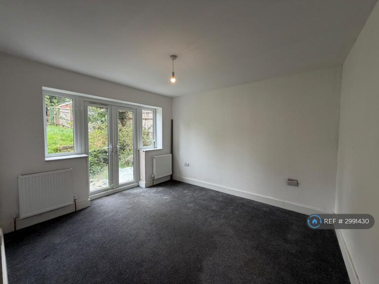 House Bushey Close in High Wycombe
