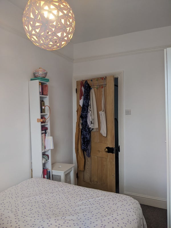Room Greenleaf Road in Greater London