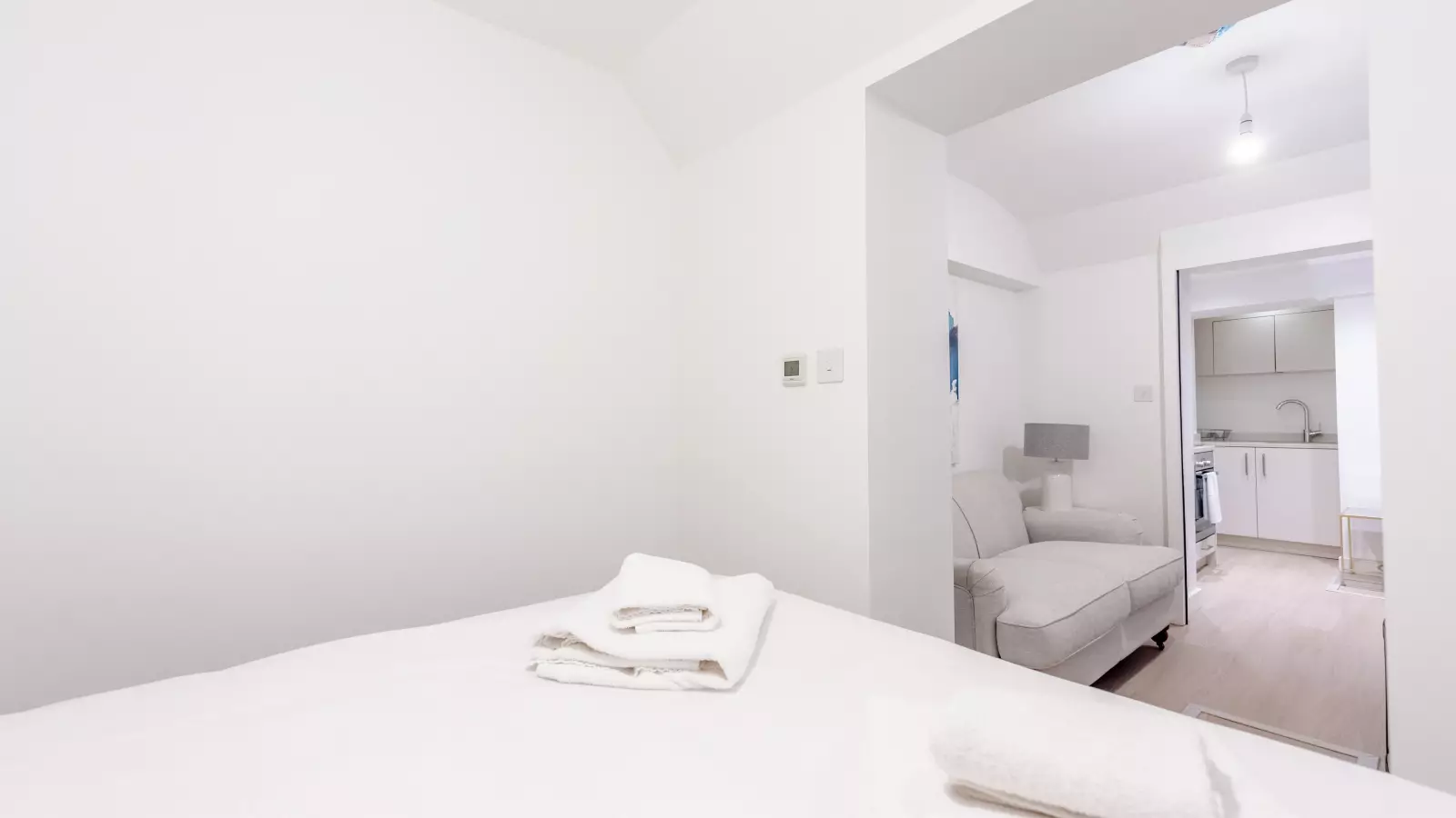 Flat Sheffield Terrace in Greater London