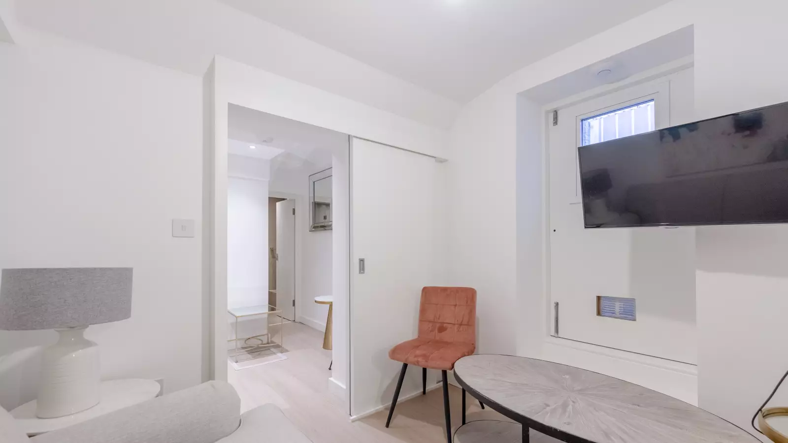 Flat Sheffield Terrace in Greater London