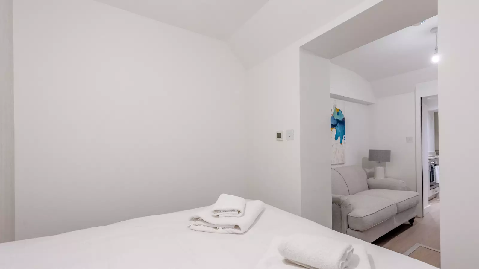 Flat Sheffield Terrace in Greater London