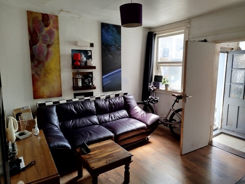 Room Belgrave Road in Slough