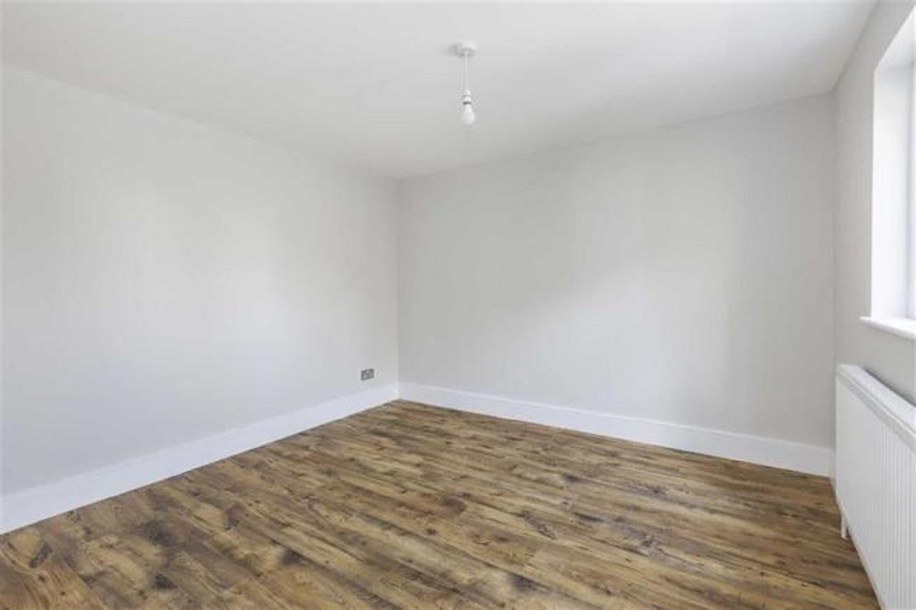 Flat Hoe Street in Greater London