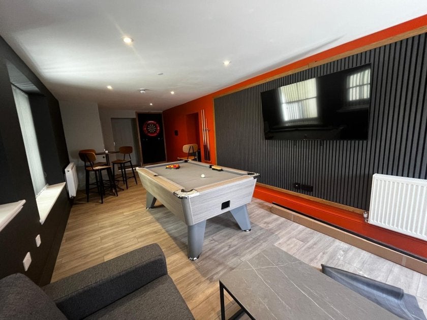 Room Walter Road in Swansea