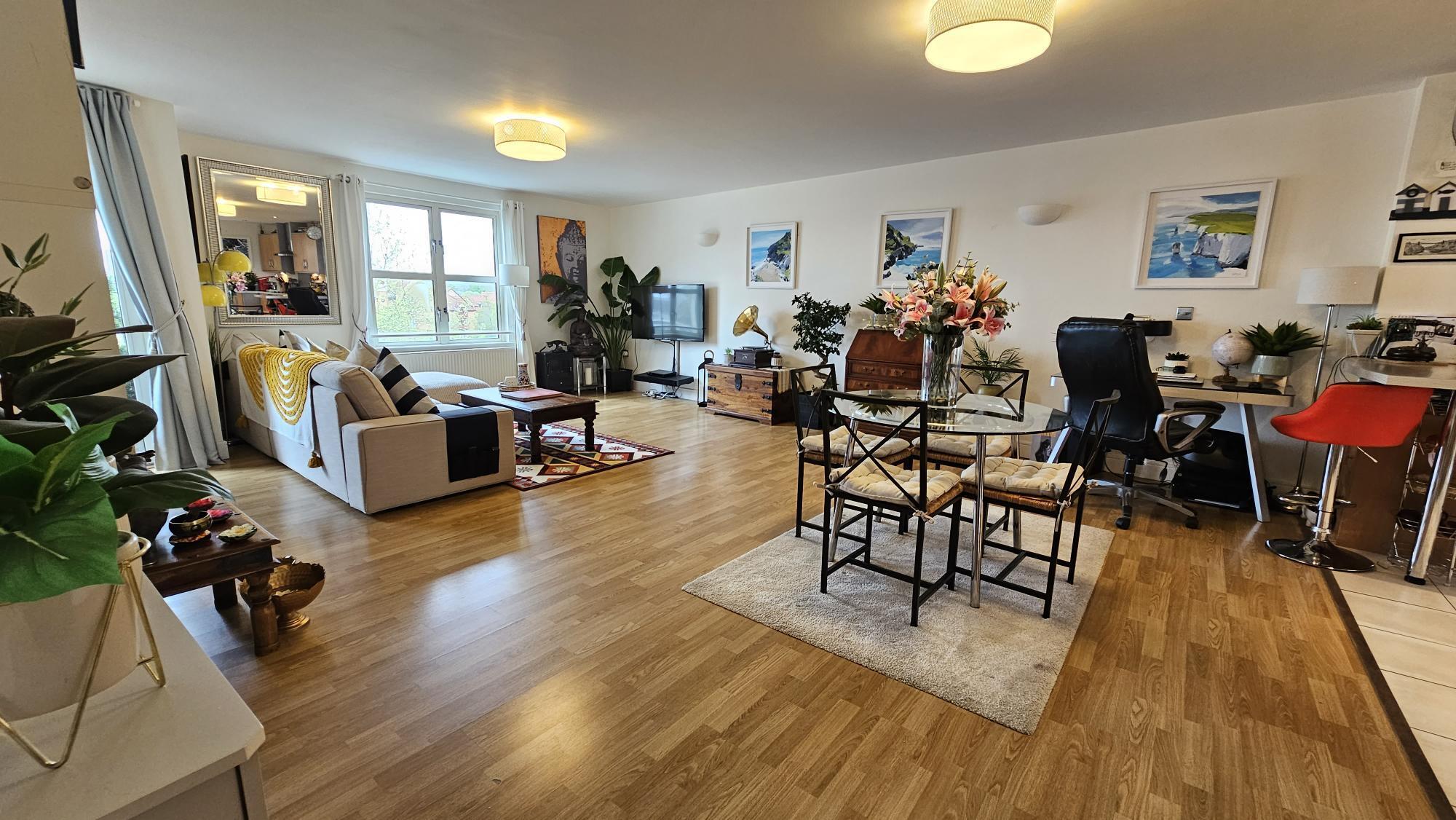 Flat Hotwell Road in Bristol