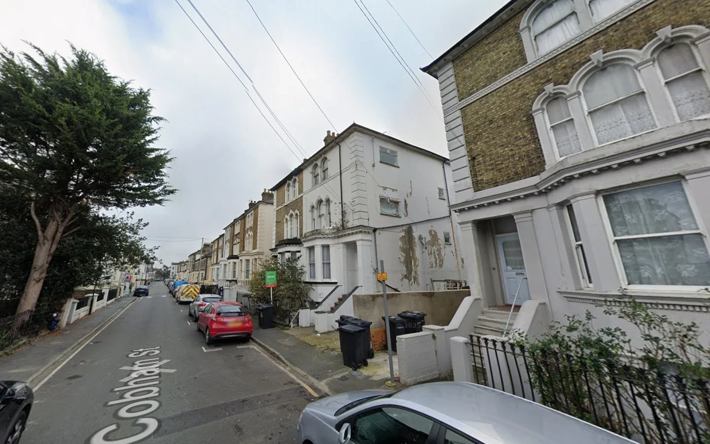 Flat Cobham Street in Gravesham