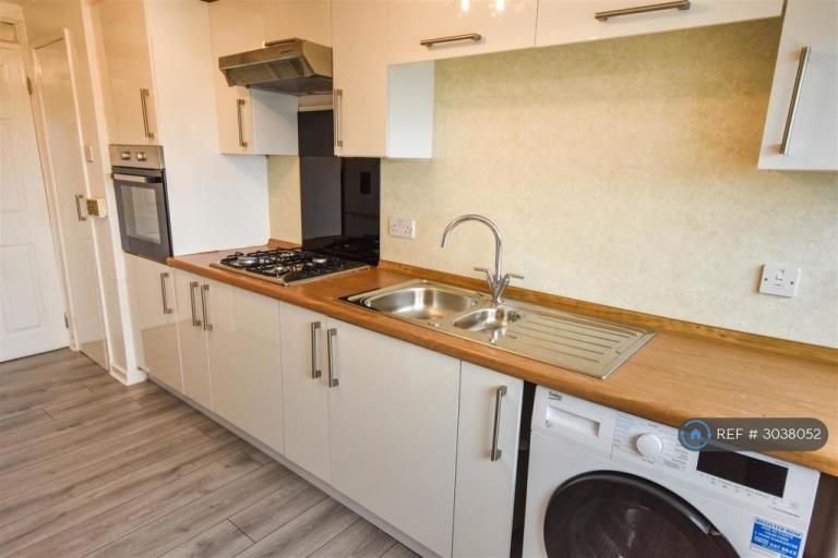 Flat Lawmuir Crescent in Faifley