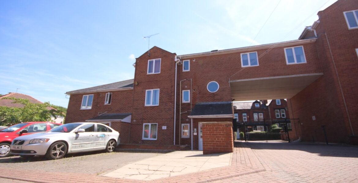 Flat Delph Court in Leeds