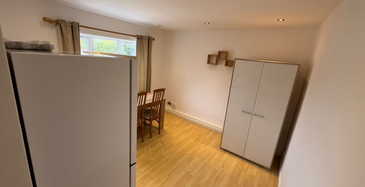 Flat Delph Court in Leeds