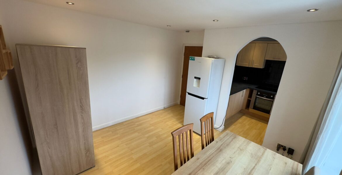 Flat Delph Court in Leeds