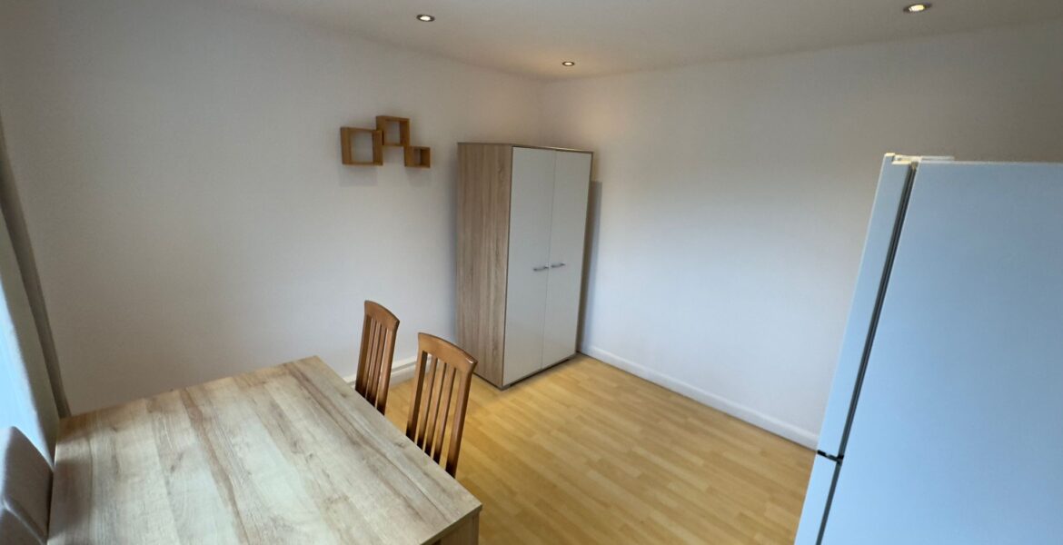 Flat Delph Court in Leeds