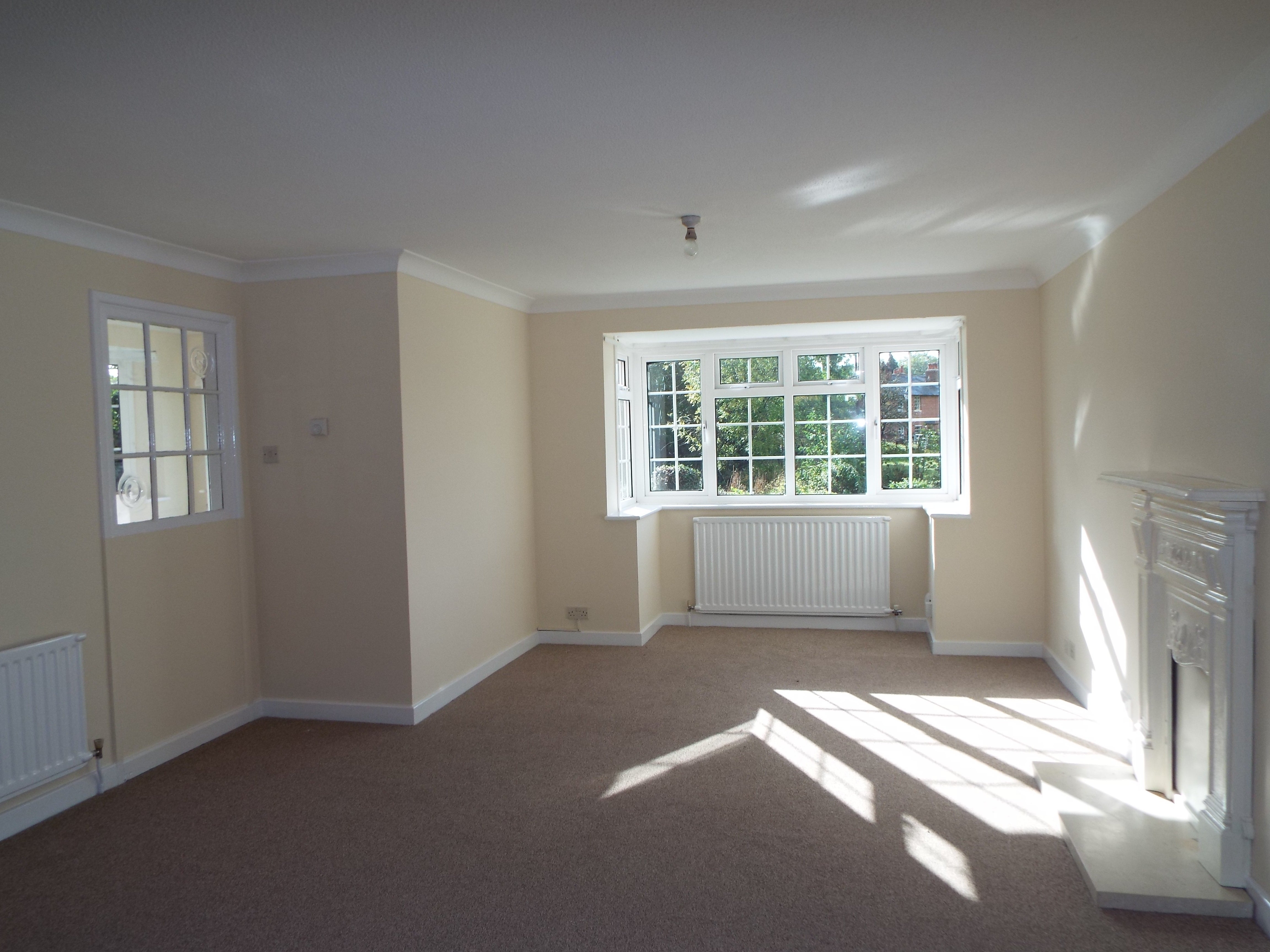 House Rivermead Close in Test Valley