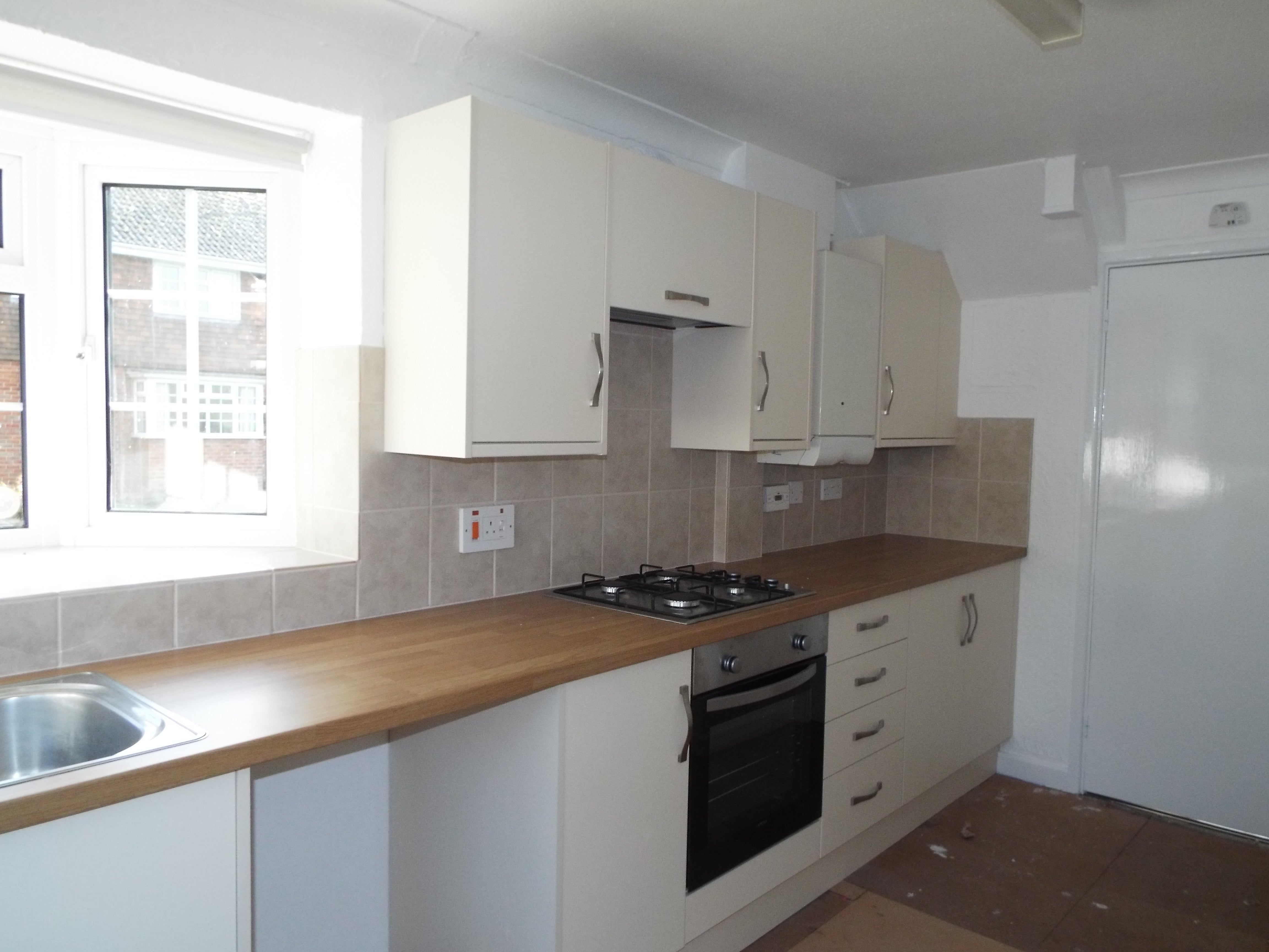 House Rivermead Close in Test Valley