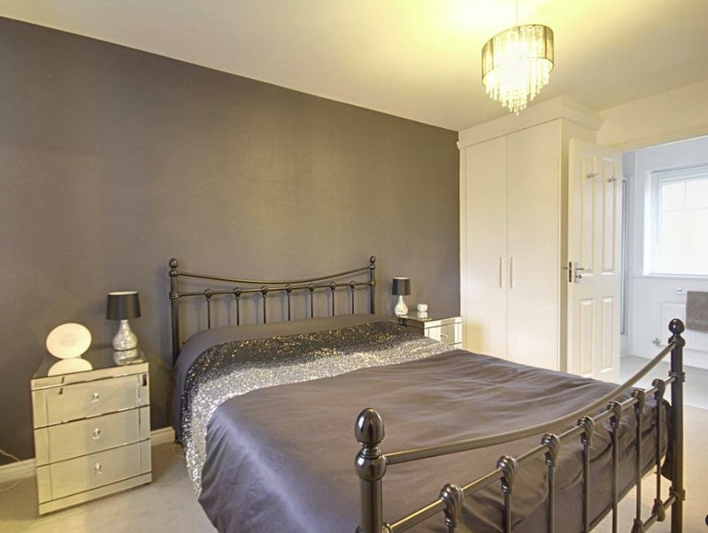 Room Denbury Court in Nottingham
