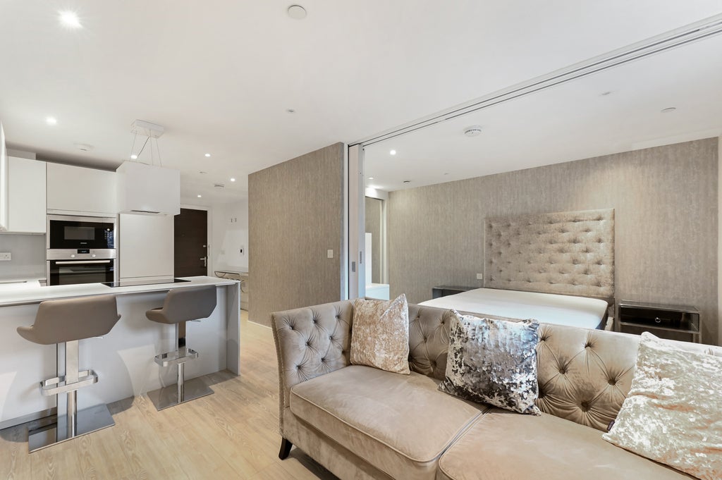 Flat Streatham Hill in Greater London