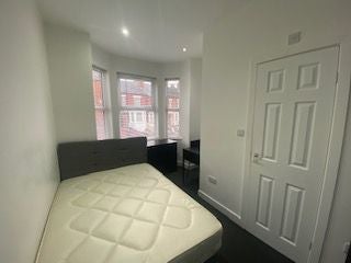 Room Walsgrave Road in Coventry