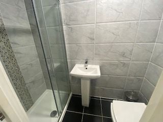 Room Walsgrave Road in Coventry