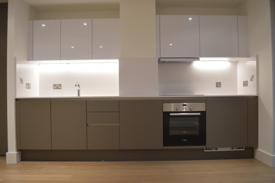 Flat Portal Way in London