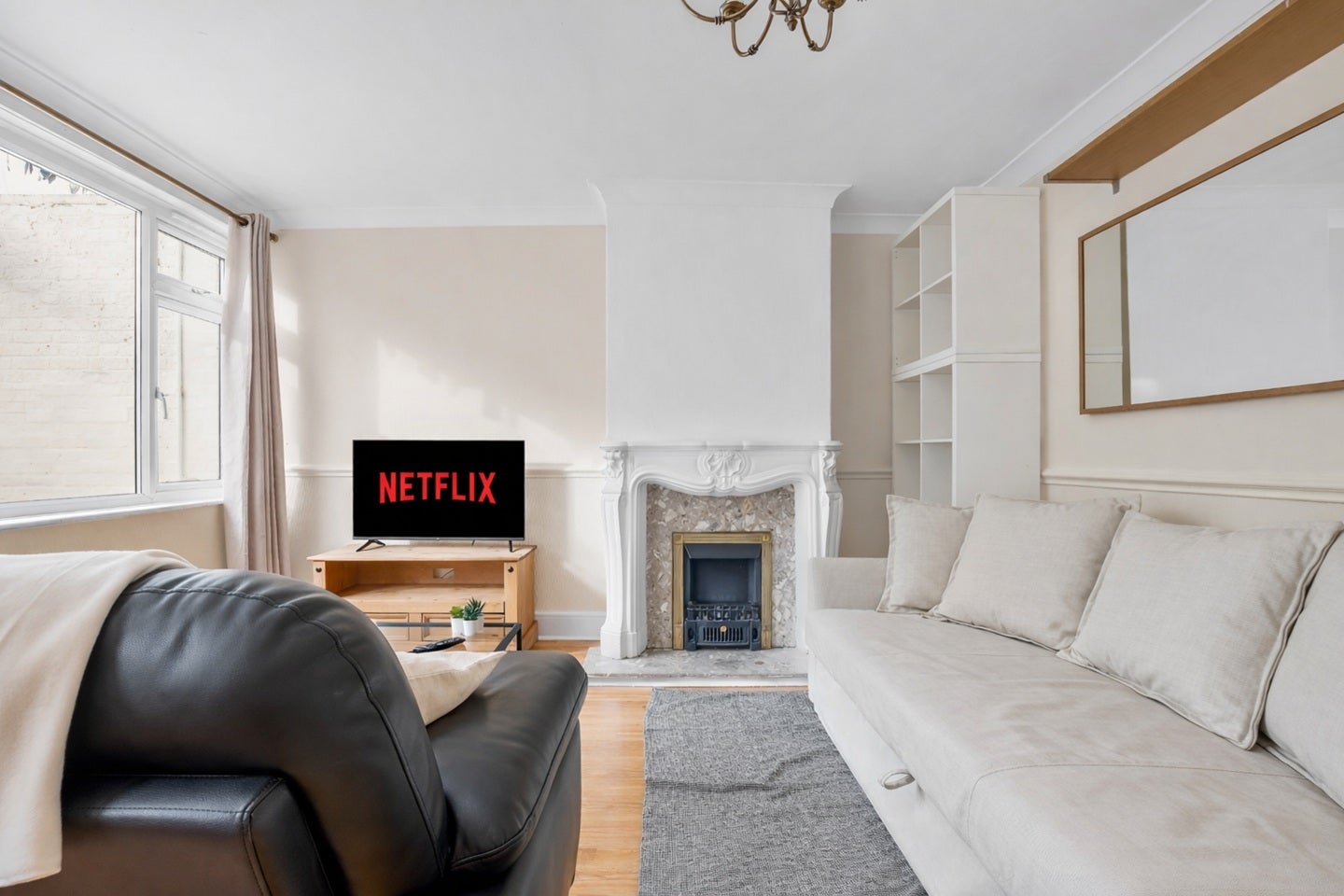 House Aintree Street in Greater London