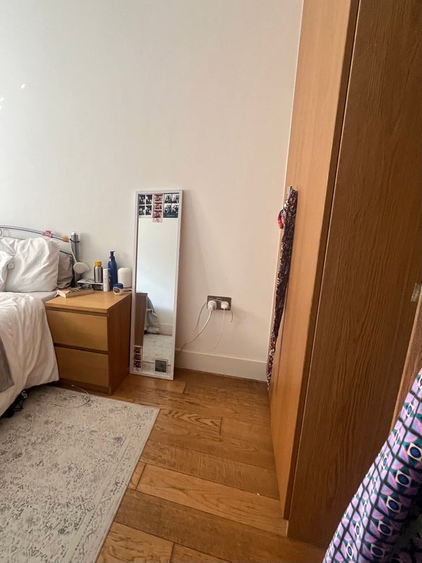Room Curtain Road in Greater London