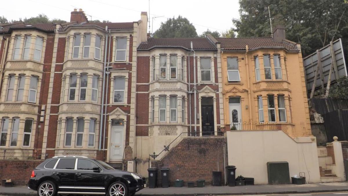 Flat Bath Road in Bristol