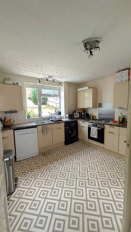 Room Kevington Close in Greater London