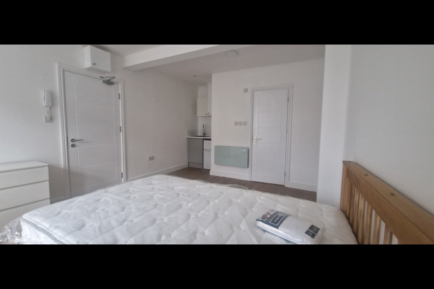 Room Carrington Road in Dartford