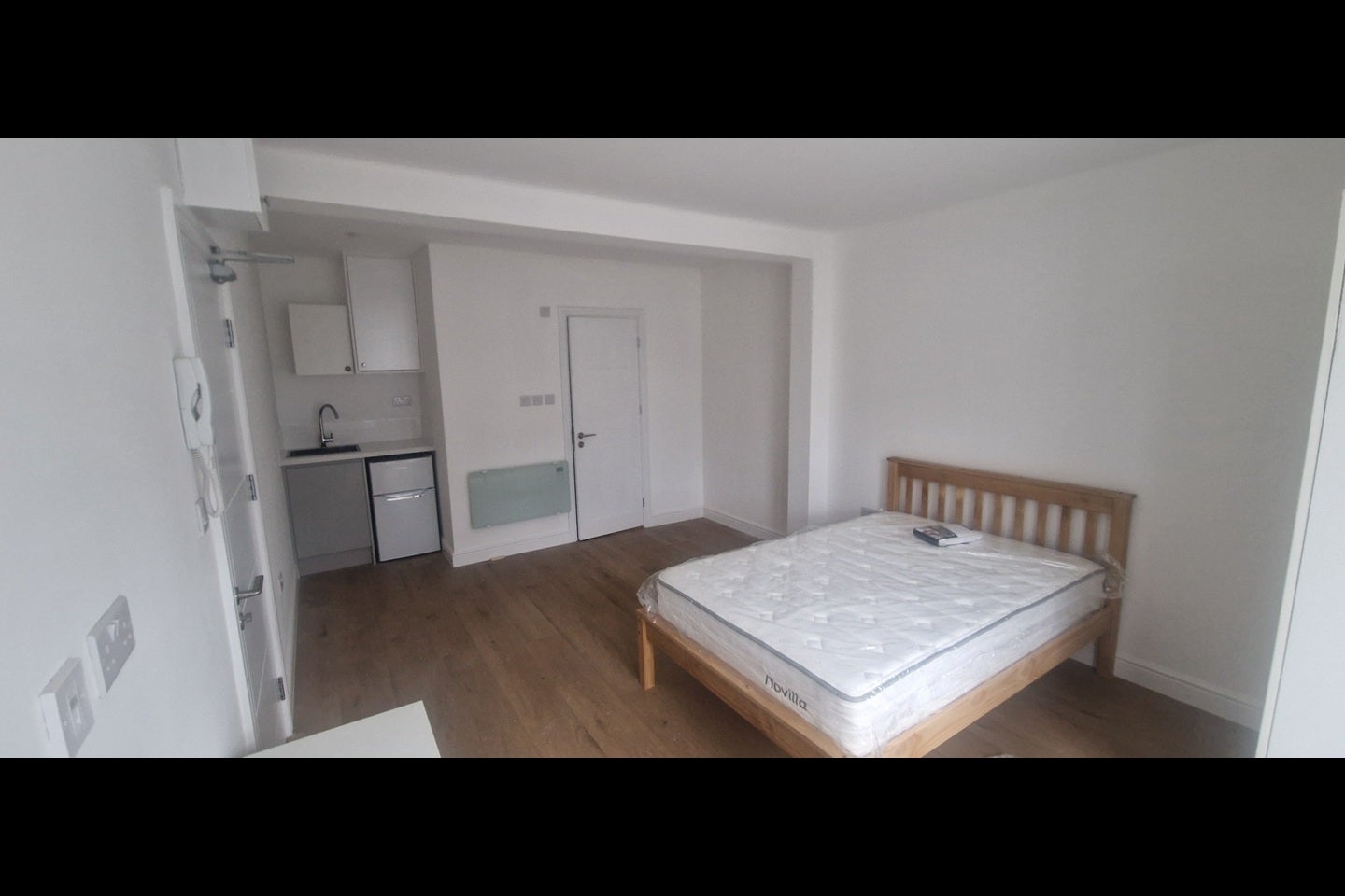 Room Carrington Road in Dartford
