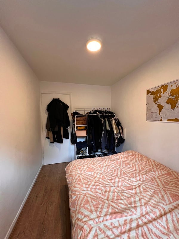 Room Cold Blow Lane in Greater London