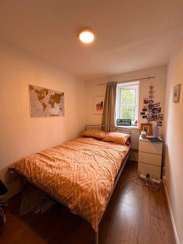 Room Cold Blow Lane in Greater London