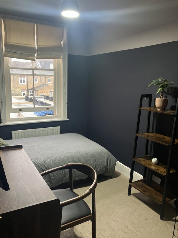 Room Sheen Lane in Greater London