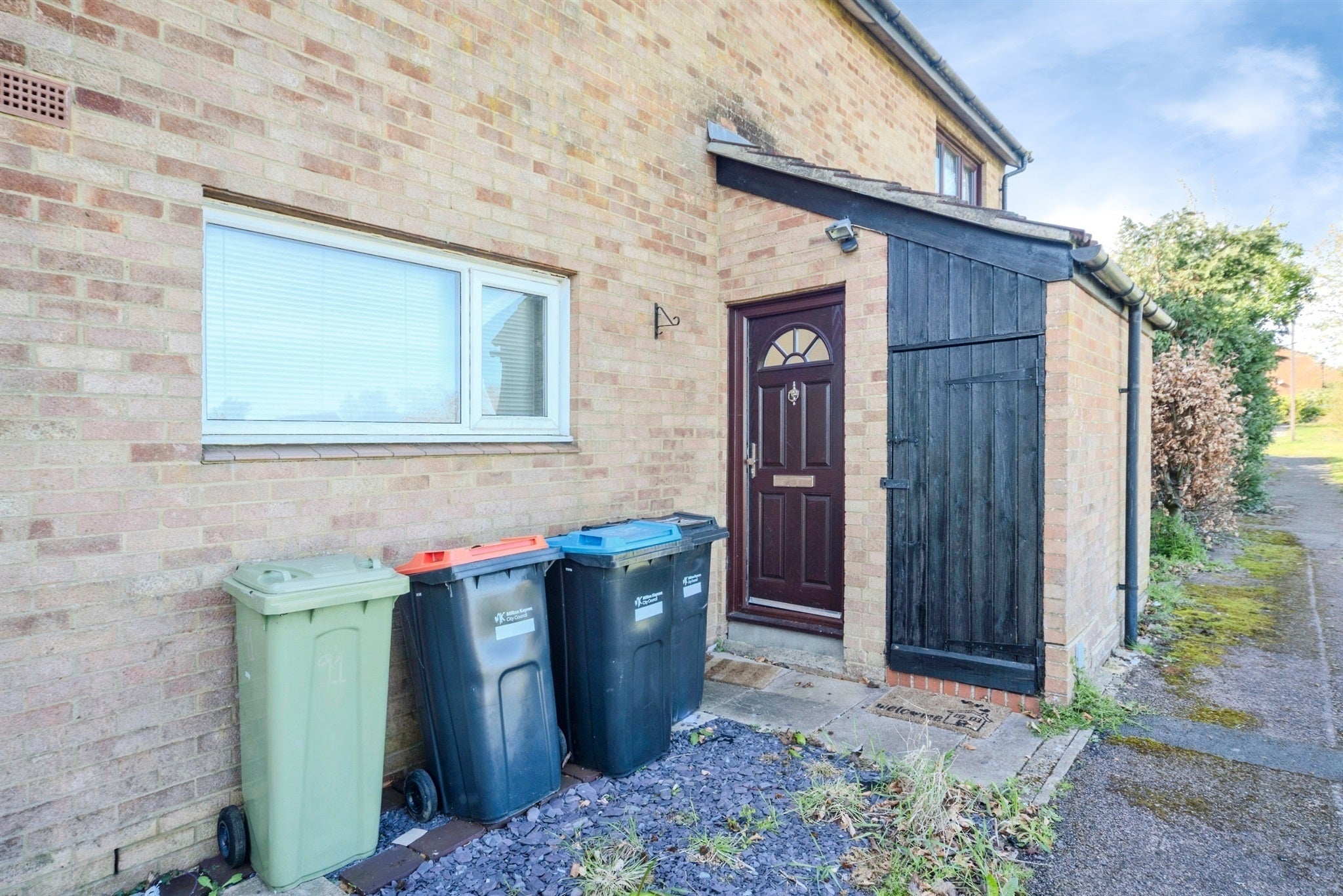 Flat Clayhill in Milton Keynes