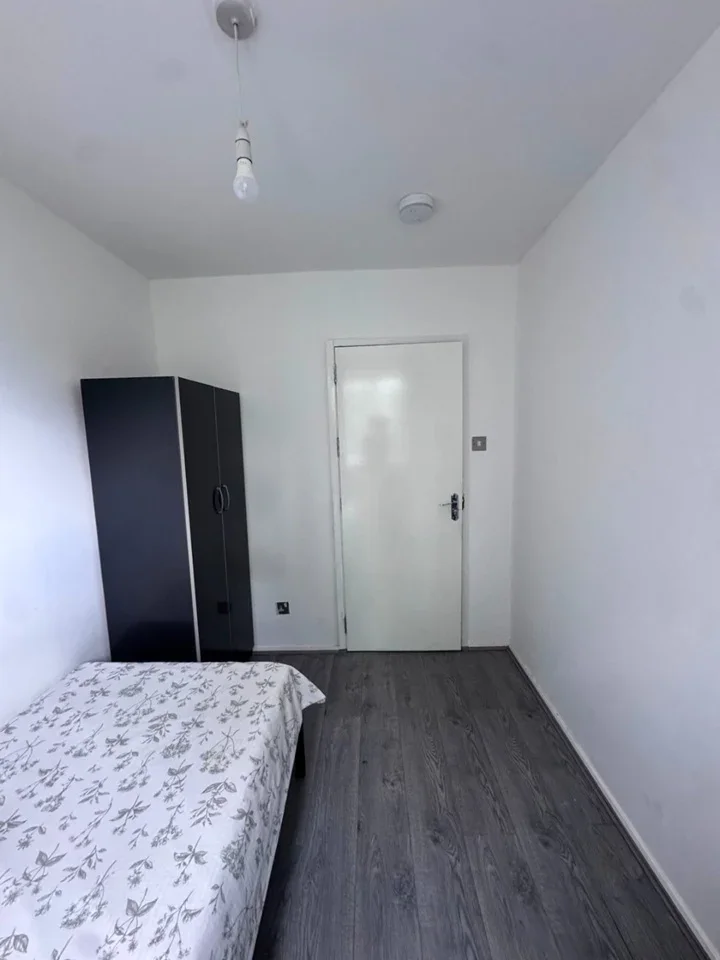 Room Norbiton Road in Greater London