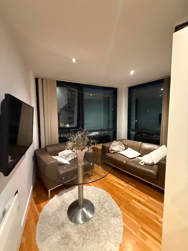 Room Roberts Wharf in Leeds