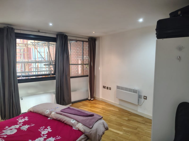 Room Roberts Wharf in Leeds