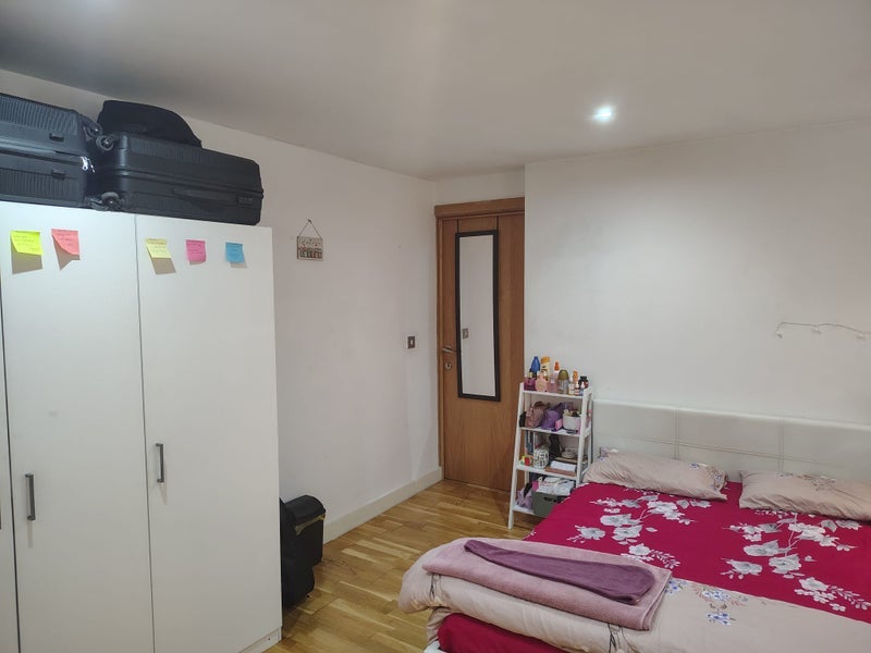 Room Roberts Wharf in Leeds